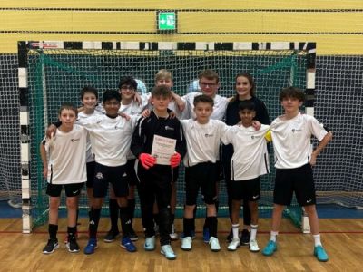 Fußball-Team behält im 6m-Schießen die Nerven