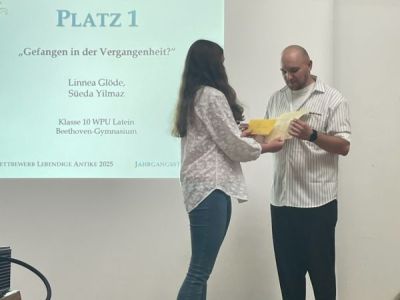 Gleich drei Preisträgerinnen beim Wettbewerb "Lebendige Antike 2025"